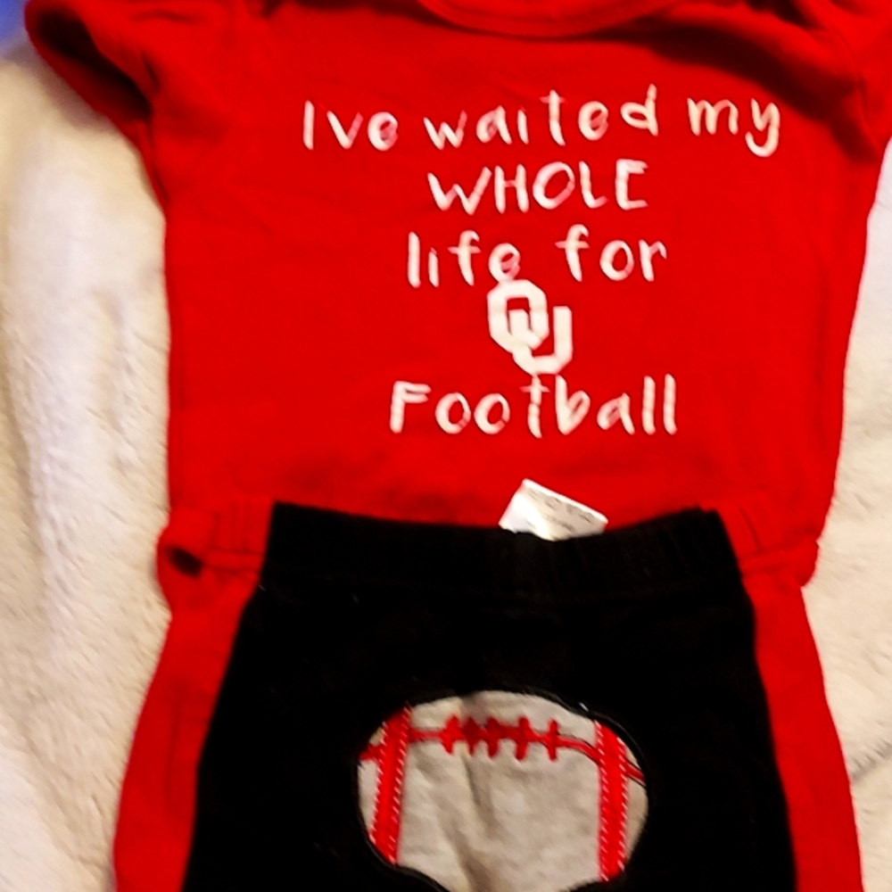 OU football shot sleeve shirt and pants